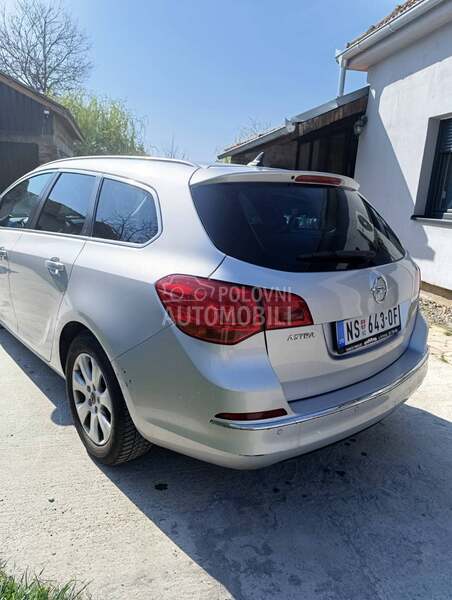 Opel Astra J 