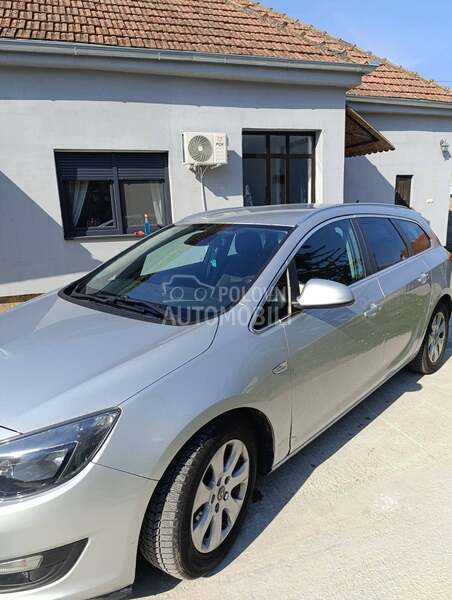 Opel Astra J 