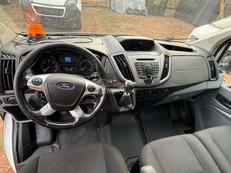 Ford Transit 4x4 Kran