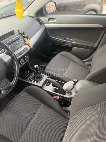 Mitsubishi Lancer 