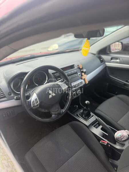 Mitsubishi Lancer 