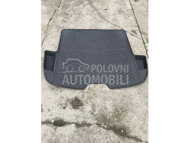 Orginalna kadica za Volvo V50