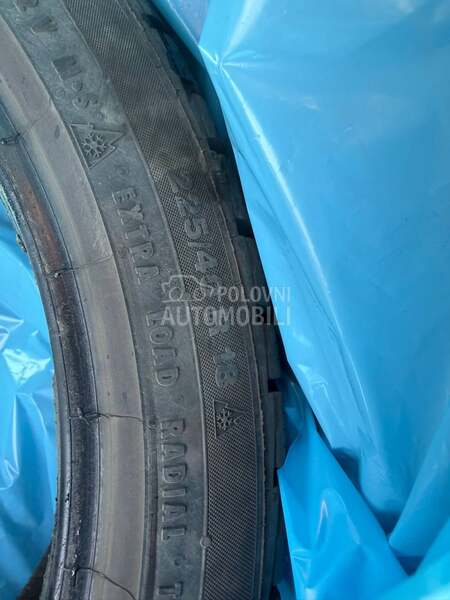 Continental 225/45 R18 Zimska