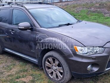 Delovi za Mitsubishi Outlander