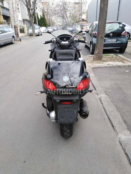 Piaggio MP3 500 B kategorija