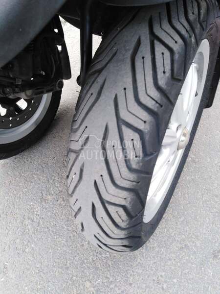 Piaggio MP3 500 B kategorija