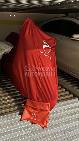 Ducati Streetfighter V2