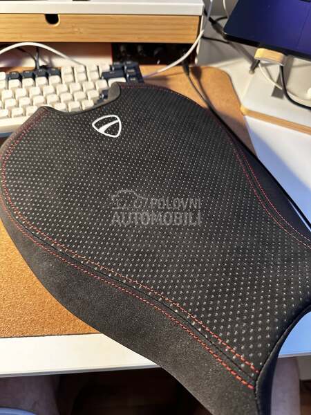 Ducati Streetfighter V2