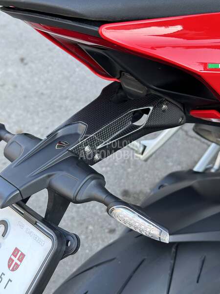 Ducati Streetfighter V2