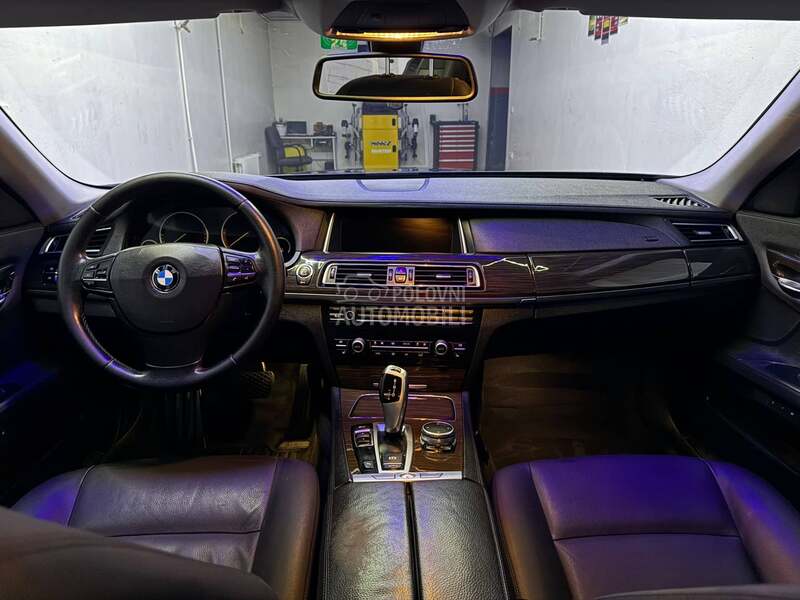 BMW 730 