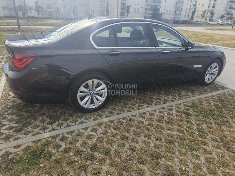 BMW 730 