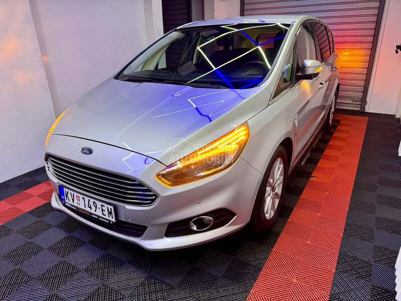 Ford S-Max 
