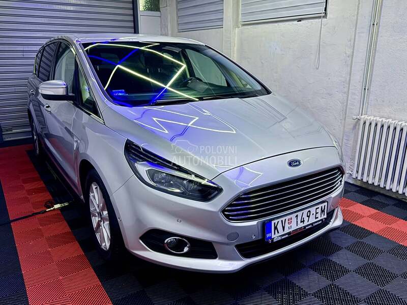 Ford S-Max 