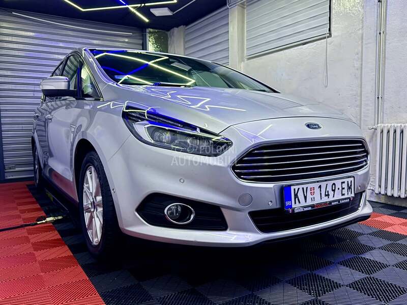 Ford S-Max 