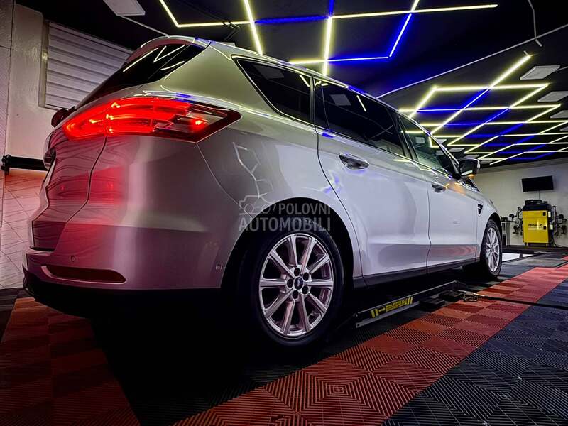 Ford S-Max 