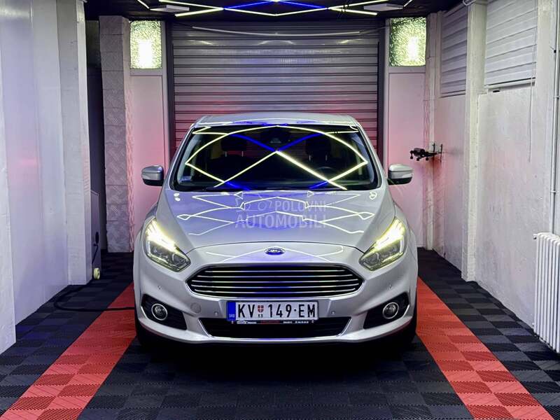 Ford S-Max 