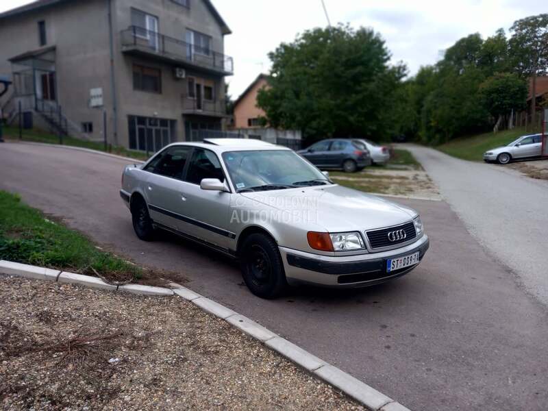 Audi 100 