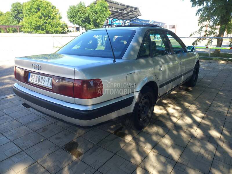 Audi 100 