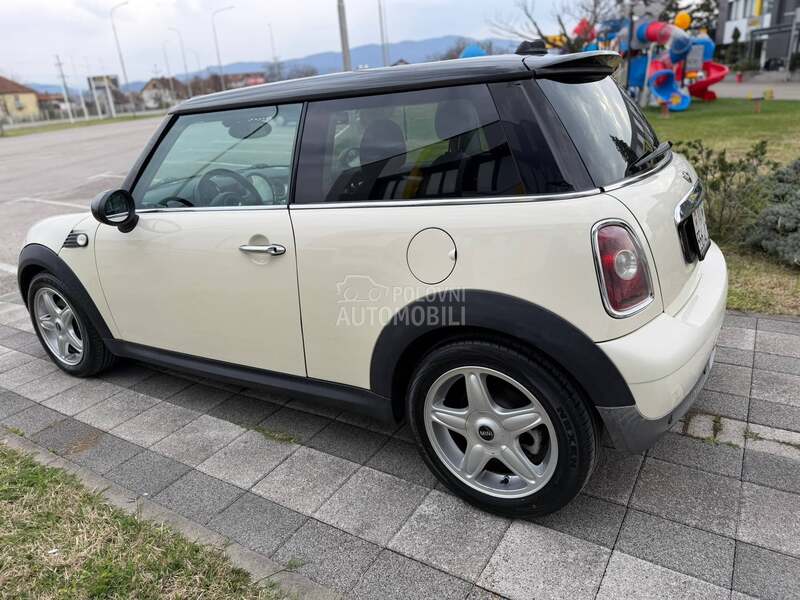 MINI Cooper 1.6