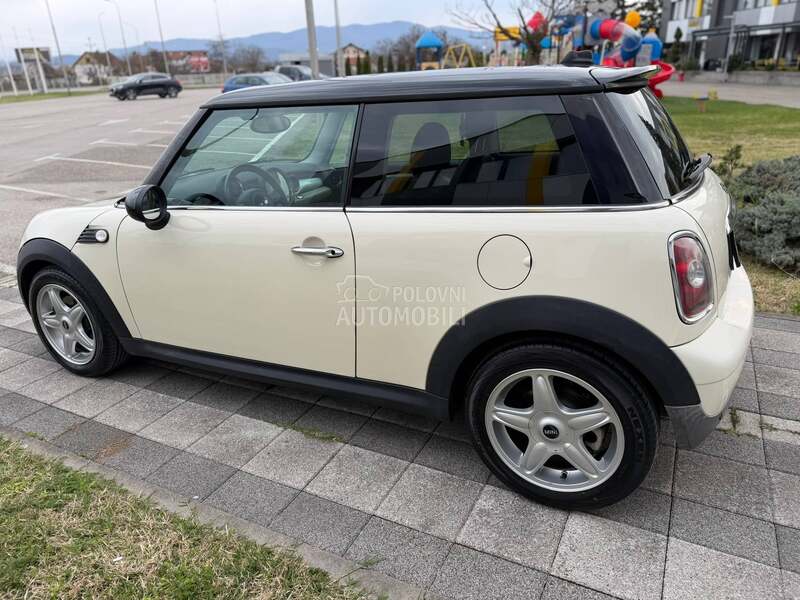 MINI Cooper 1.6