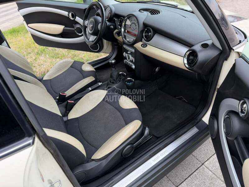 MINI Cooper 1.6