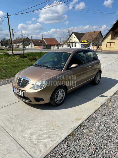 Lancia Ypsilon 