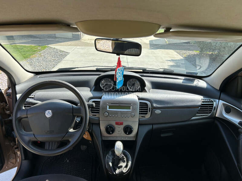Lancia Ypsilon 
