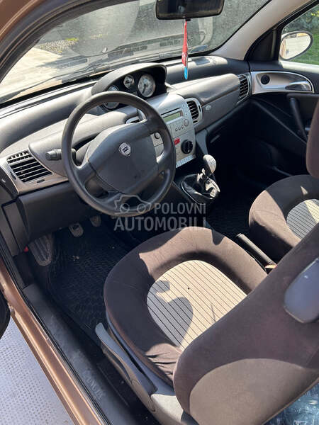 Lancia Ypsilon 