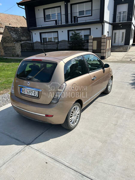 Lancia Ypsilon 