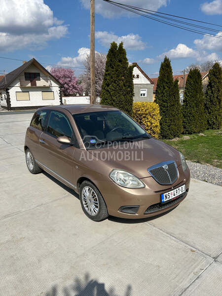 Lancia Ypsilon 
