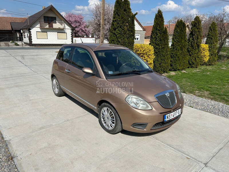 Lancia Ypsilon 