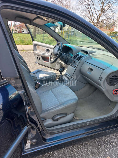 Renault Laguna 