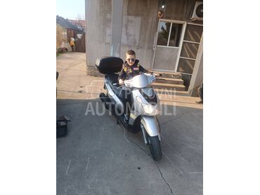 Piaggio Carnaby 250 ie