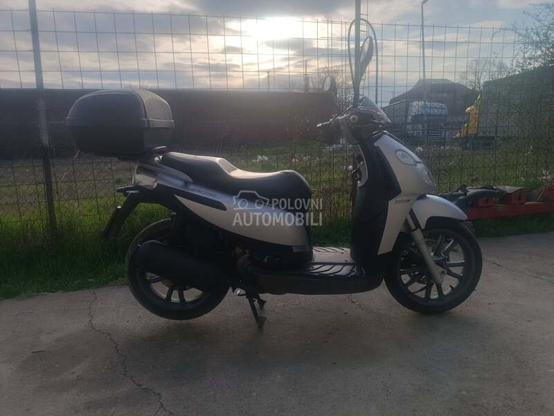 Piaggio Carnaby 250 ie