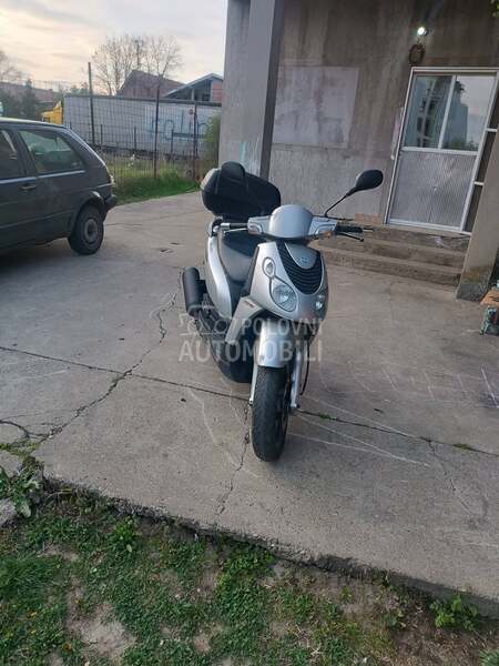 Piaggio Carnaby 250 ie