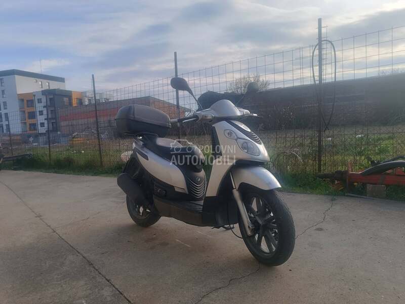 Piaggio Carnaby 250 ie