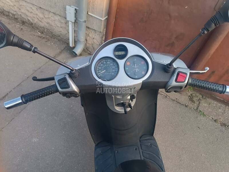 Piaggio Carnaby 250 ie