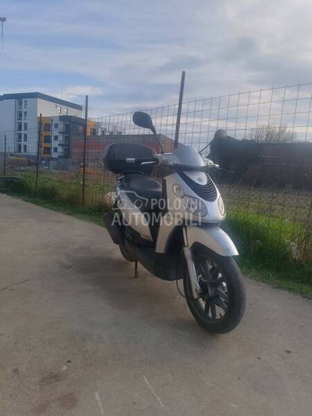 Piaggio Carnaby 250 ie