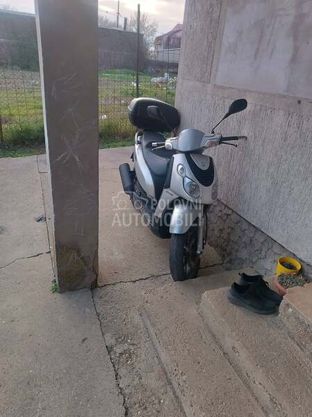 Piaggio Carnaby 250 ie