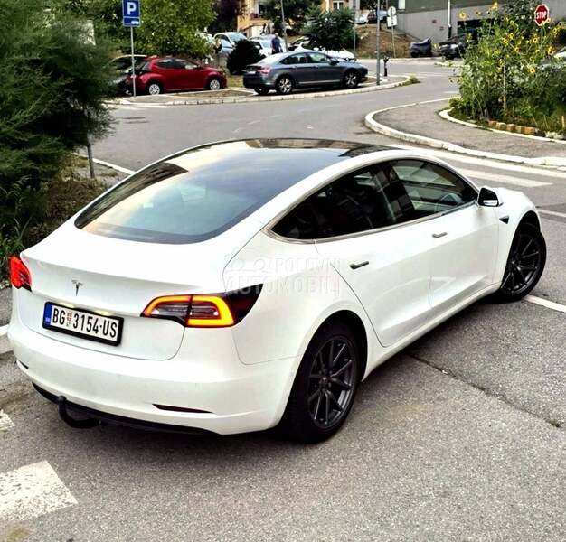 Tesla Model 3 STANDAR RANGE PLUS