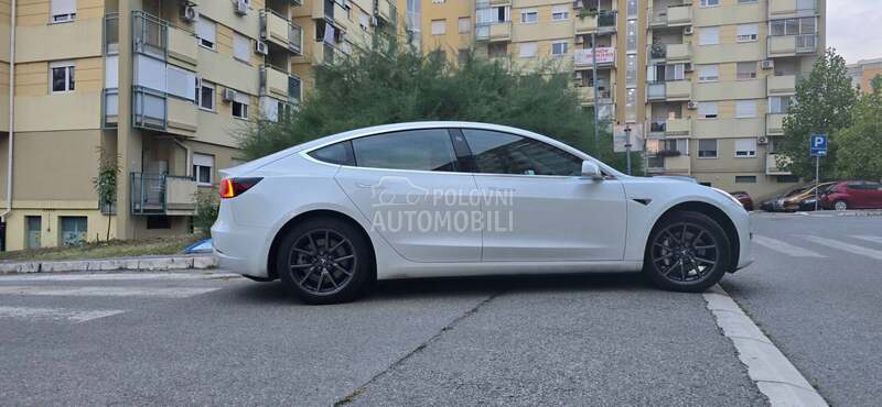 Tesla Model 3 STANDAR RANGE PLUS