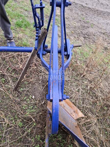 IMT Jednobrazni plug