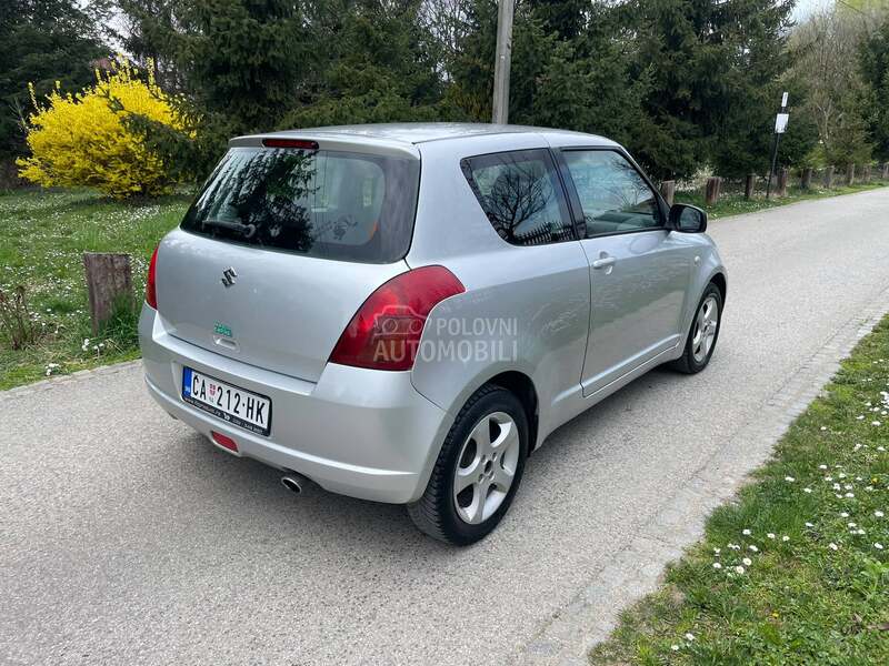 Suzuki Swift 