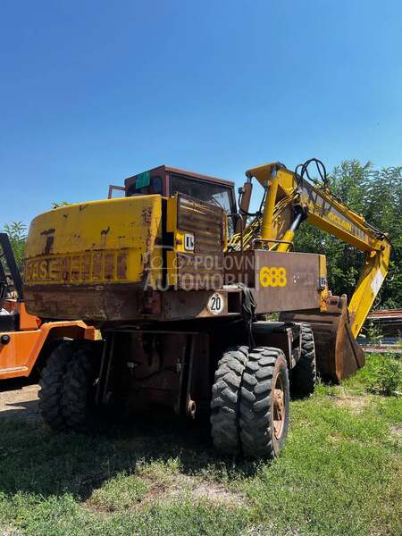 Case Poclain 688