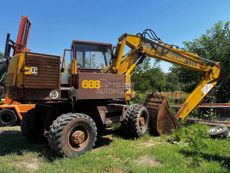 Case Poclain 688