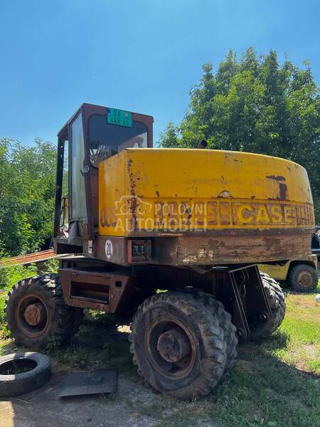 Case Poclain 688