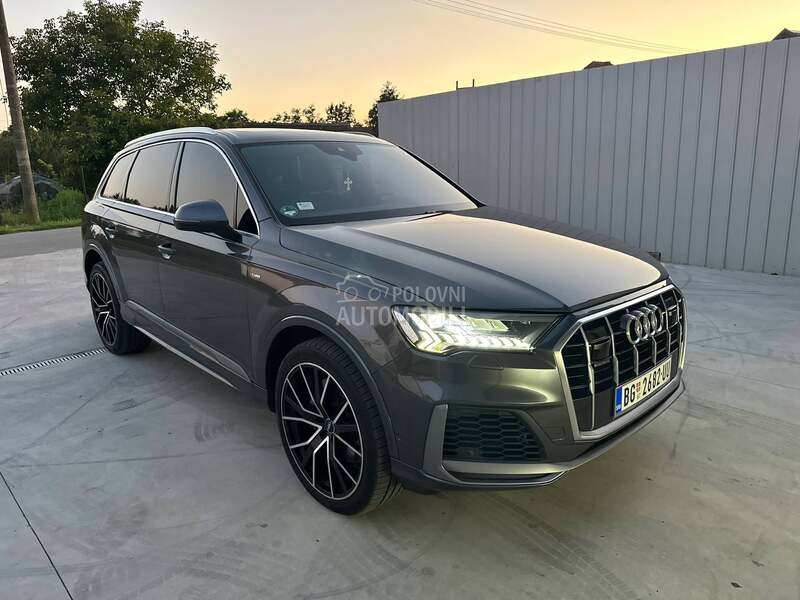 Audi Q7 