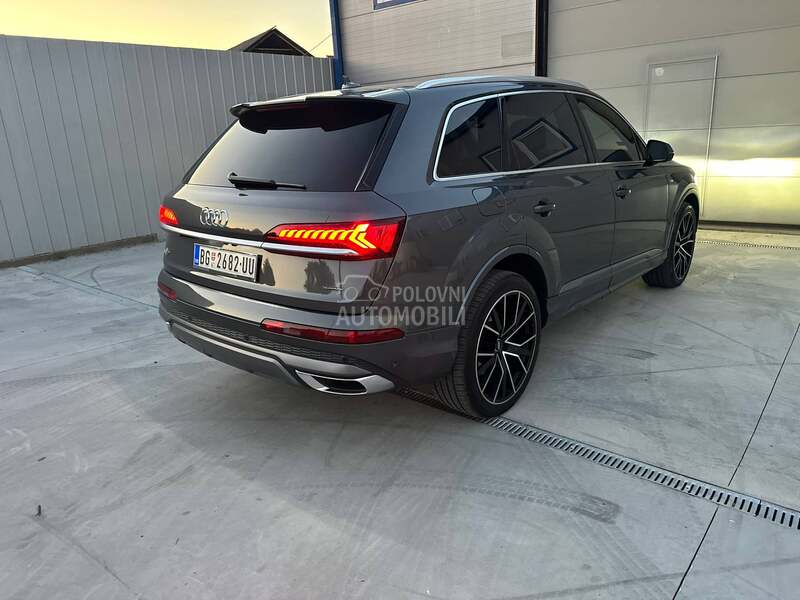 Audi Q7 