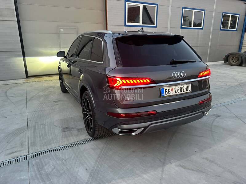 Audi Q7 