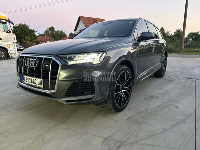 Audi Q7 